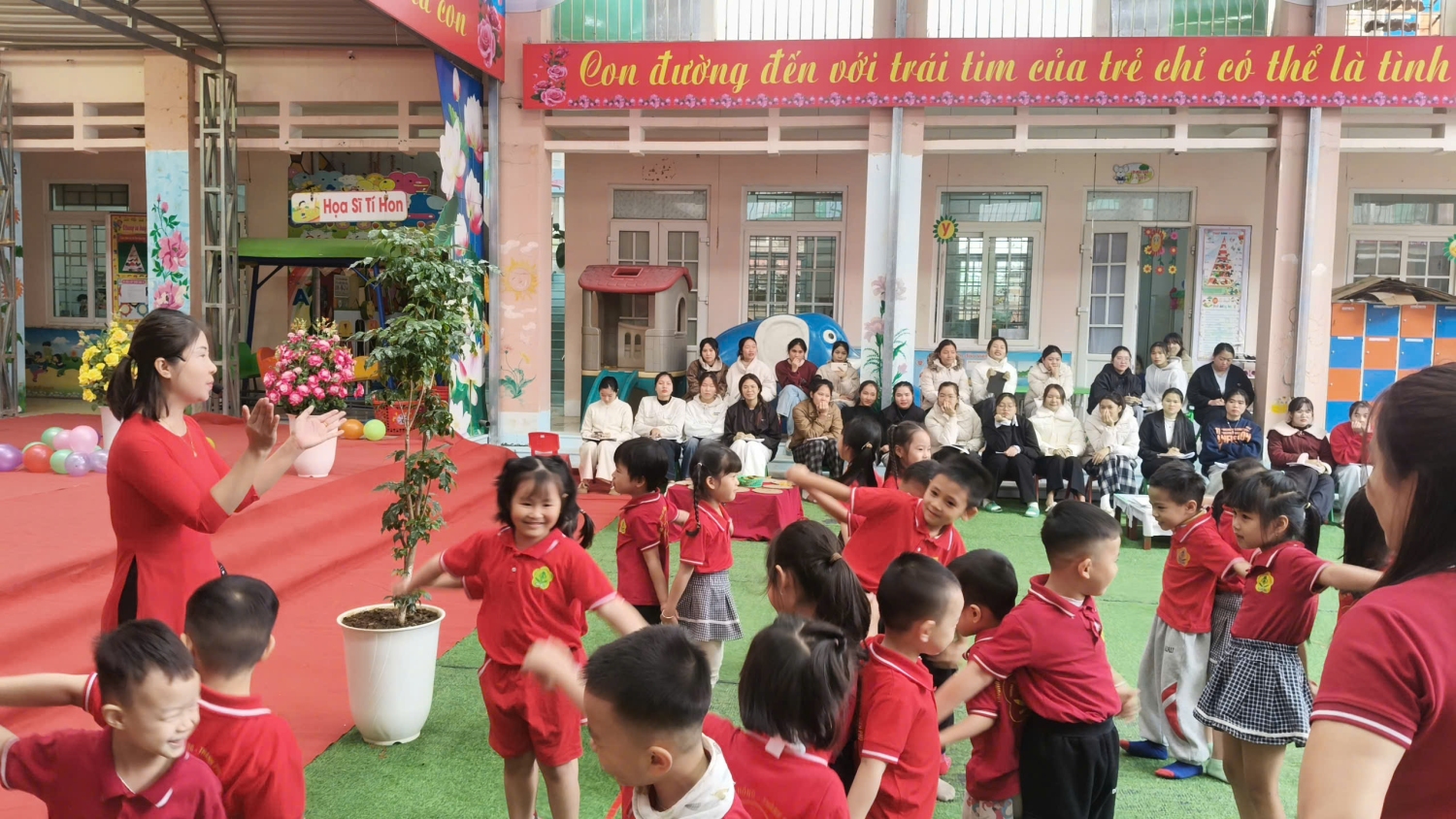 z7332082025660 341fa182f844a751f1825f41d146f152